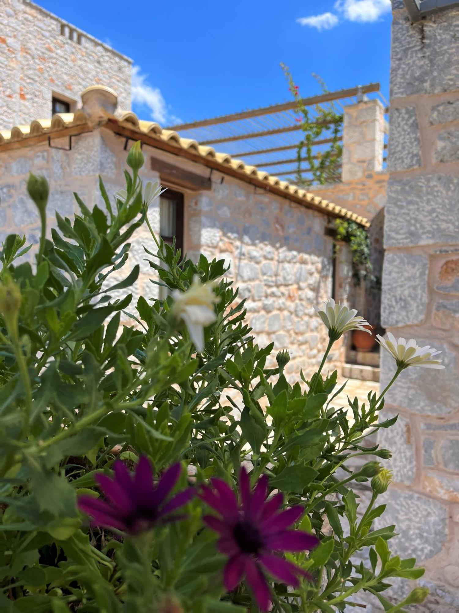 Achelatis Traditional Guest Houses Areopoli Exterior photo